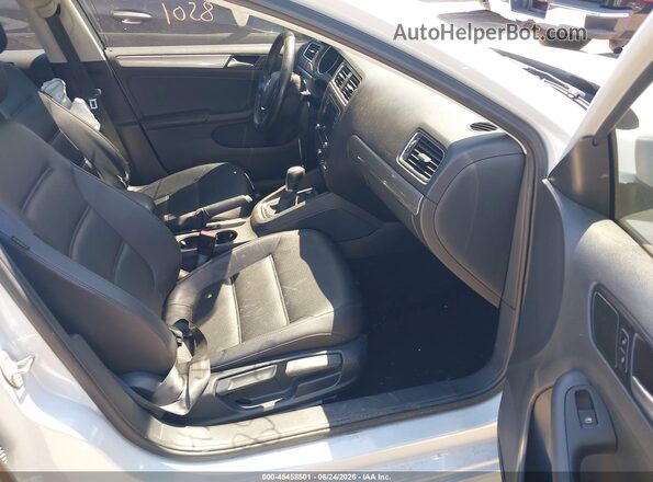 3VWDB7AJ0HM311977 2017 VOLKSWAGEN JETTA White Vista interior delantera