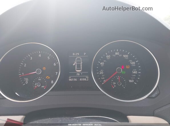 3VWDB7AJ0HM322459 2017 VOLKSWAGEN JETTA Red Հետևի նստատեղերի տեսք