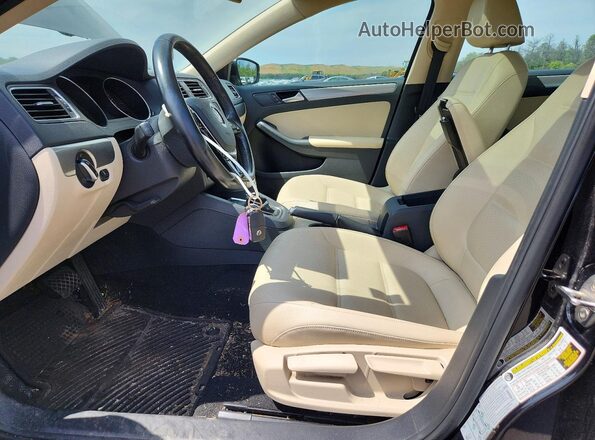 3VWDB7AJ1HM284708 2017 VOLKSWAGEN JETTA Black 