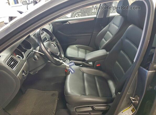 3VWDB7AJ5HM228500 2017 VOLKSWAGEN JETTA Gray Front interior view
