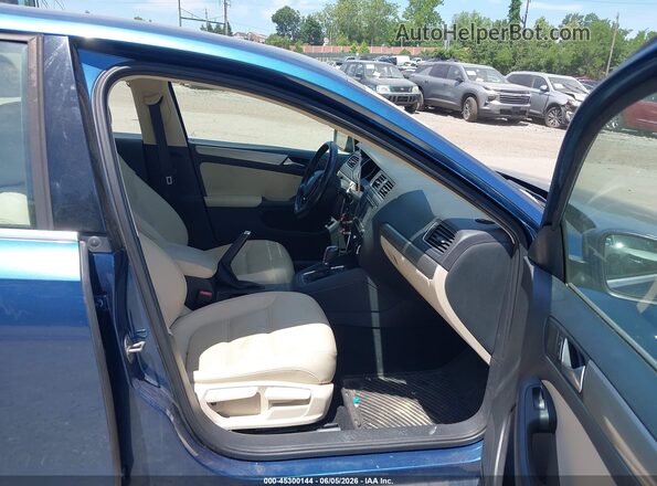 3VWDB7AJ6HM355482 2017 VOLKSWAGEN JETTA Blue Вид салону спереду