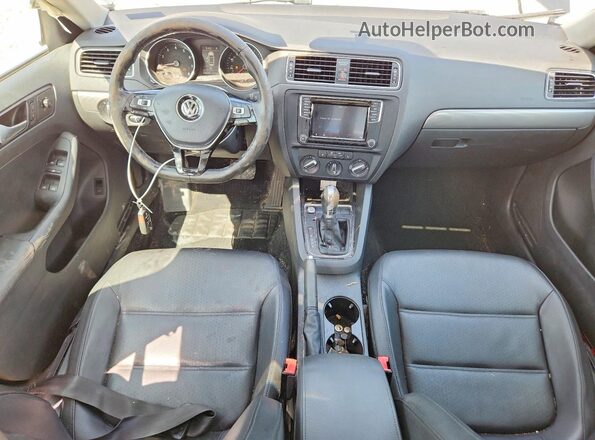 3VWDB7AJ6JM223053 2018 VOLKSWAGEN JETTA Серый Вид панели приборов