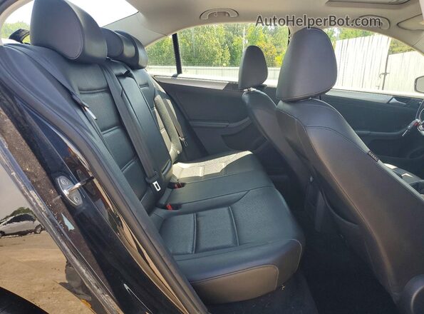 3VWDB7AJ8HM384532 2017 VOLKSWAGEN JETTA Black Հետևի նստատեղերի տեսք