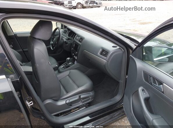 3VWDB7AJ8JM263893 2018 VOLKSWAGEN JETTA Black Вид салону спереду