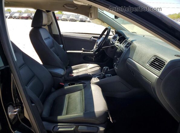 3VWDB7AJ9HM209240 2017 VOLKSWAGEN JETTA Black 