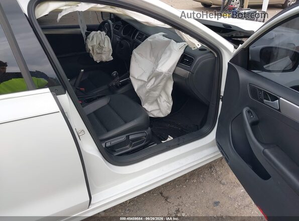 3VWDB7AJ9HM306437 2017 VOLKSWAGEN JETTA Белый Вид салона спереди