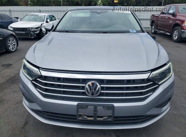 3VWE57BU0MM085471 2021 VOLKSWAGEN JETTA Silver Вид спереду