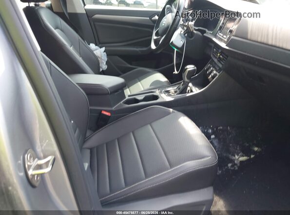 3VWEM7BU2NM004510 2022 VOLKSWAGEN JETTA Серебряный Вид салона спереди