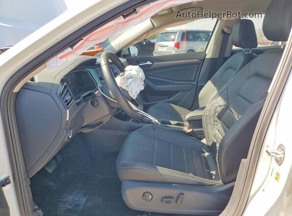 3VWEM7BU5RM088358 2024 VOLKSWAGEN JETTA Белый Вид салона спереди