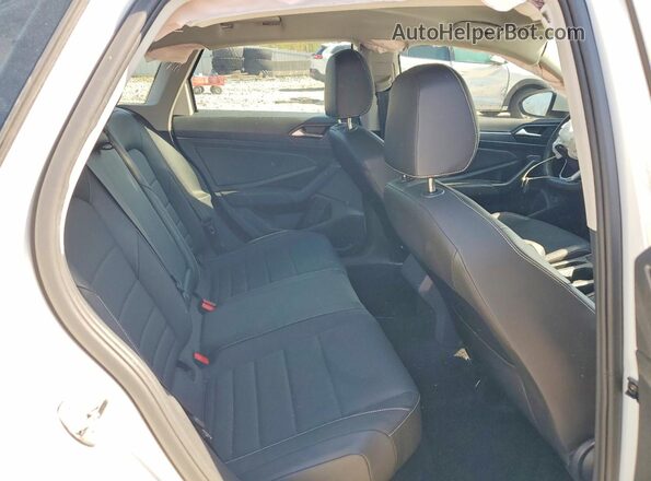 3VWEM7BU5RM088358 2024 VOLKSWAGEN JETTA Белый Вид задних сидений