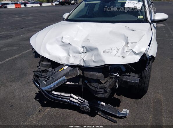 3VWEM7BU7RM050419 2024 VOLKSWAGEN JETTA White Front view