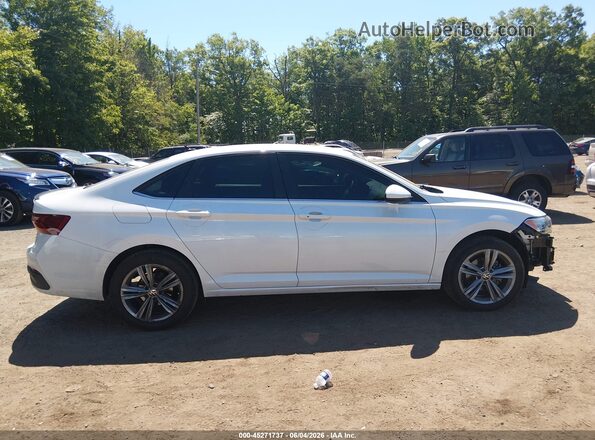 3VWEM7BUXPM038536 2023 VOLKSWAGEN JETTA White Vista interior trasera