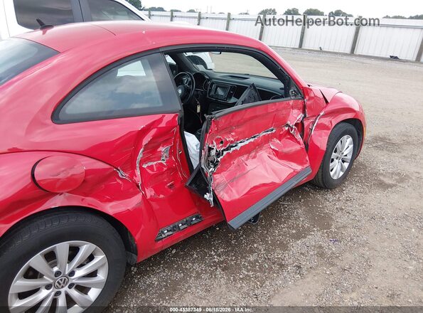 3VWF17AT4HM610935 2017 VOLKSWAGEN BEETLE Красный Вид спереди