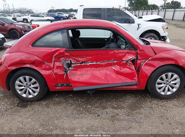 3VWF17AT4HM610935 2017 VOLKSWAGEN BEETLE Красный Вид задней части салона