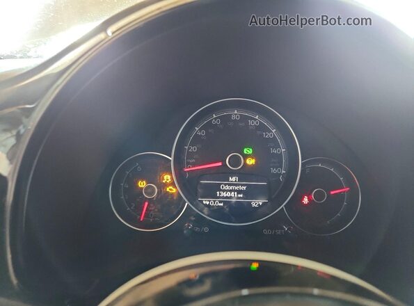 3VWF17AT6HM629745 2017 VOLKSWAGEN BEETLE White Սարքավորումների վահանակի տեսք