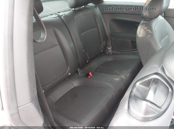 3VWF17ATXHM623236 2017 VOLKSWAGEN BEETLE Silver Widok naklejki z numerem VIN