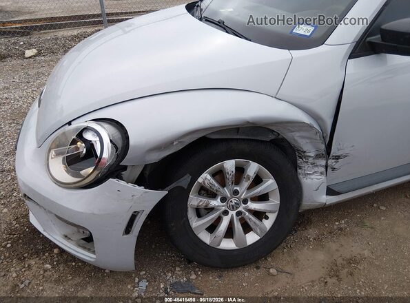 3VWF17ATXHM623236 2017 VOLKSWAGEN BEETLE Silver Widok z przodu