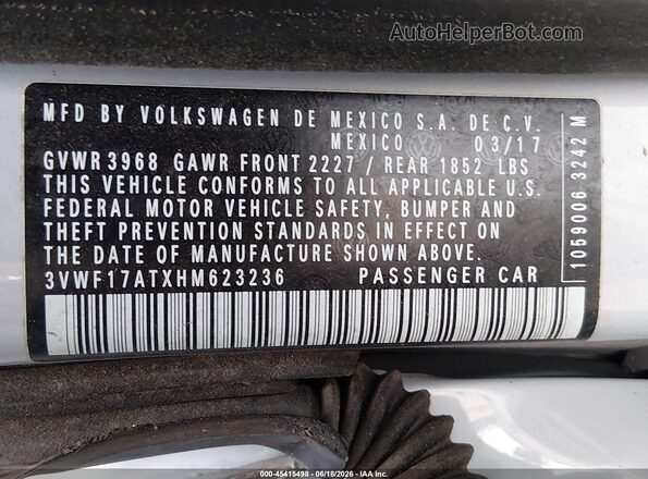 3VWF17ATXHM623236 2017 VOLKSWAGEN BEETLE Silver Widok komory silnika