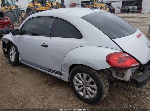 3VWF17ATXHM623236 2017 VOLKSWAGEN BEETLE Silver Widok wnętrza 360 stopni