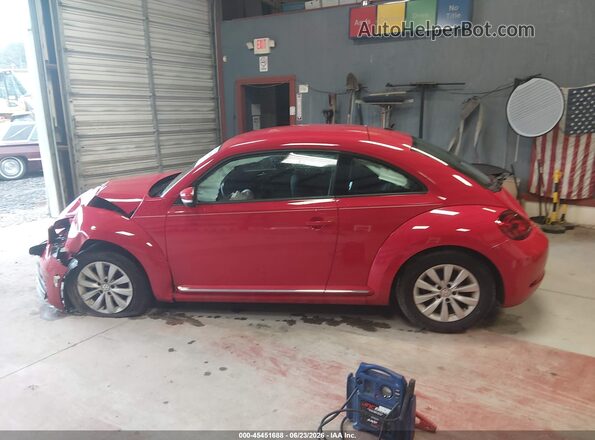 3VWFD7AT0KM716863 2019 VOLKSWAGEN BEETLE Red Rear interior view
