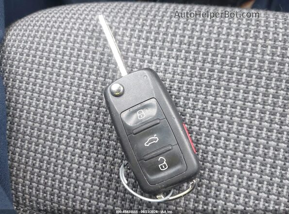 3VWFD7AT4JM712734 2018 VOLKSWAGEN BEETLE Gray Вид панелі приладів