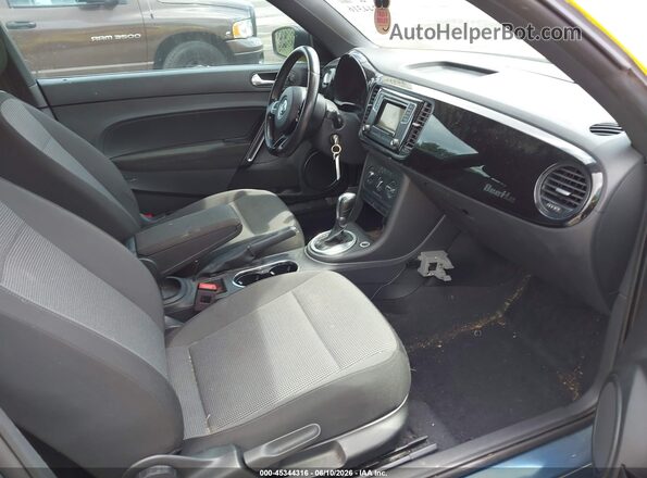 3VWFD7ATXJM703150 2018 VOLKSWAGEN BEETLE Blue 