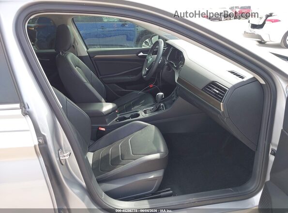 3VWG57BU9MM079659 2021 VOLKSWAGEN JETTA Серебряный Вид салона спереди