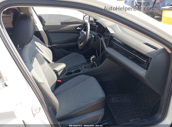 3VWGW7BU3TM015497 2026 VOLKSWAGEN JETTA White Front interior view