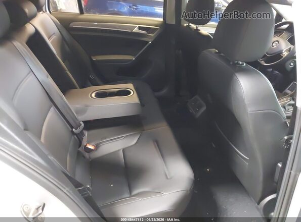 3VWH17AU8HM511388 2017 VOLKSWAGEN GOLF Silver VIN კოდის სტიკერის ხედი