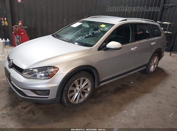 3VWH17AU8HM511388 2017 VOLKSWAGEN GOLF Silver წინა მარცხენა ხედი სამი მეოთხედიდან