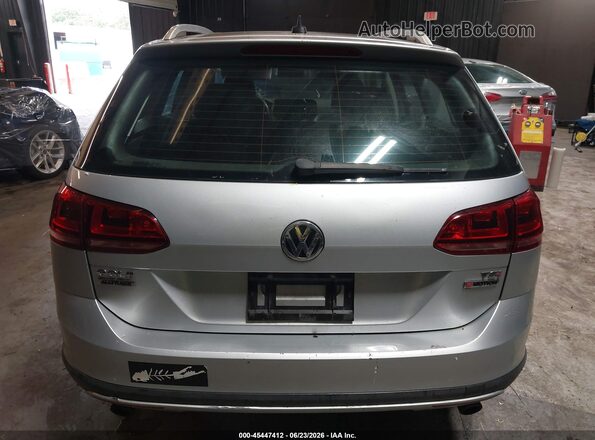 3VWH17AU8HM511388 2017 VOLKSWAGEN GOLF Silver 