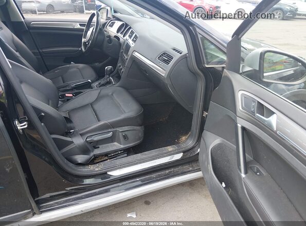 3VWH17AU8HM532077 2017 VOLKSWAGEN GOLF Black Vista interior delantera