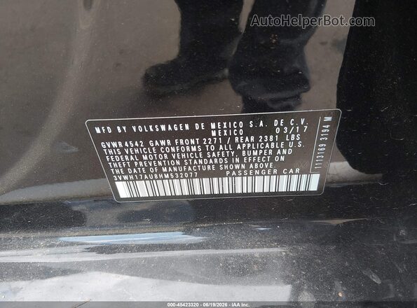 3VWH17AU8HM532077 2017 VOLKSWAGEN GOLF Black Vista del compartimento del motor