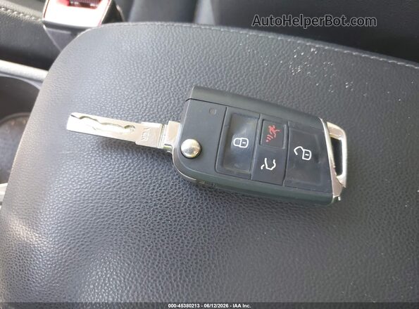 3VWH17AU8JM754205 2018 VOLKSWAGEN GOLF Gray Dashboard view