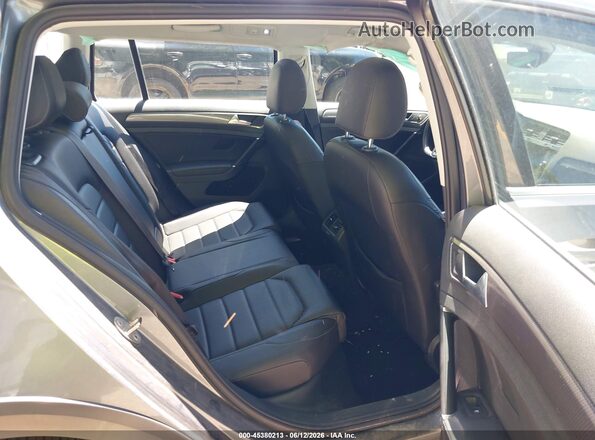 3VWH17AU8JM754205 2018 VOLKSWAGEN GOLF Gray VIN sticker view