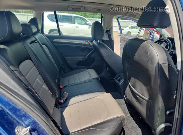 3VWH17AU9HM542102 2017 VOLKSWAGEN GOLF Blue Вид задньої частини салону