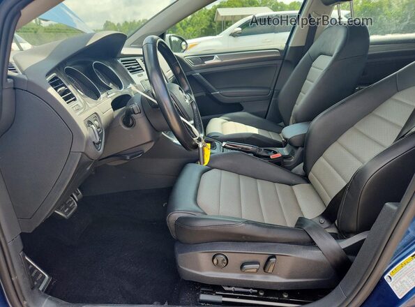 3VWH17AU9HM542102 2017 VOLKSWAGEN GOLF Blue Вид салону спереду