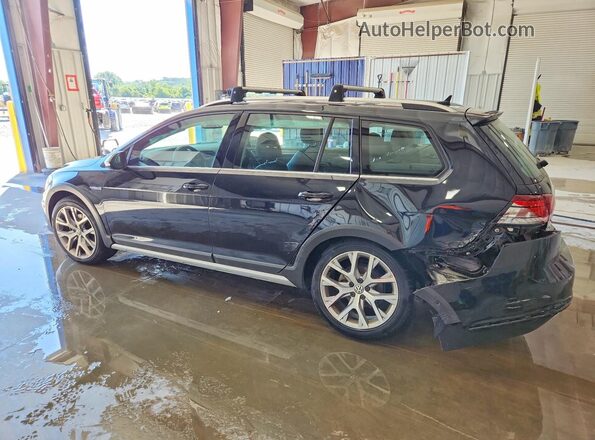 3VWH17AU9JM756237 2018 VOLKSWAGEN GOLF Черный Задняя левая четверть