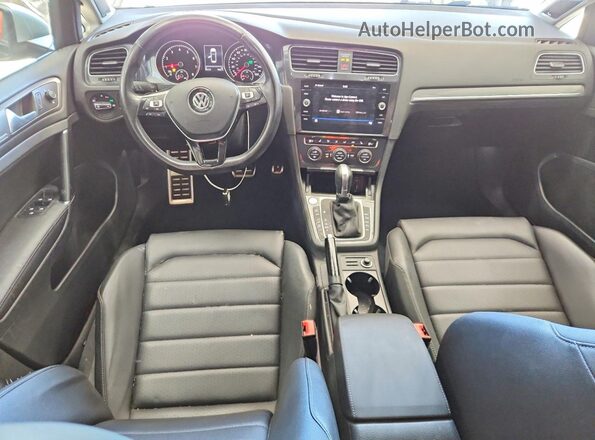 3VWH17AU9JM756237 2018 VOLKSWAGEN GOLF Черный Вид панели приборов