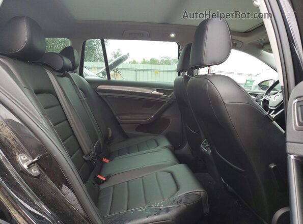 3VWH17AUXHM514258 2017 VOLKSWAGEN GOLF Black 