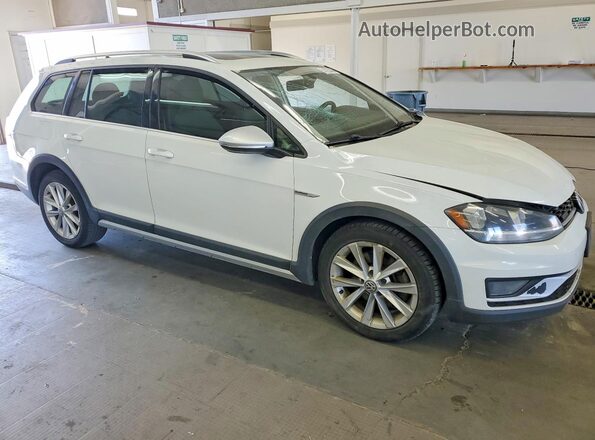 3VWM17AU1JM759437 2018 VOLKSWAGEN GOLF White Front right