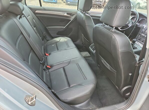 3VWM17AUXHM538848 2017 VOLKSWAGEN GOLF Серый 