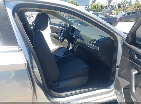 3VWN57BU5LM046177 2020 VOLKSWAGEN JETTA Silver Вид салону спереду