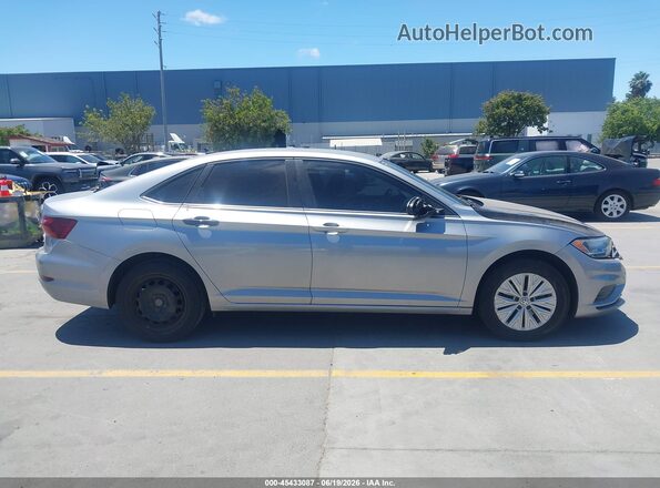 3VWN57BU5LM046177 2020 VOLKSWAGEN JETTA Silver Вид задньої частини салону