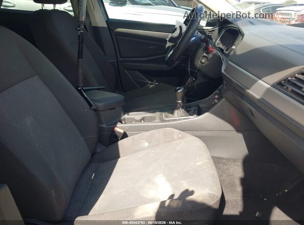 3VWN57BU7KM046079 2019 VOLKSWAGEN JETTA Silver Front interior view