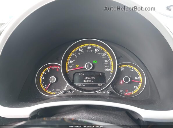 3VWS17AT4HM624932 2017 VOLKSWAGEN BEETLE White Vista de los asientos traseros