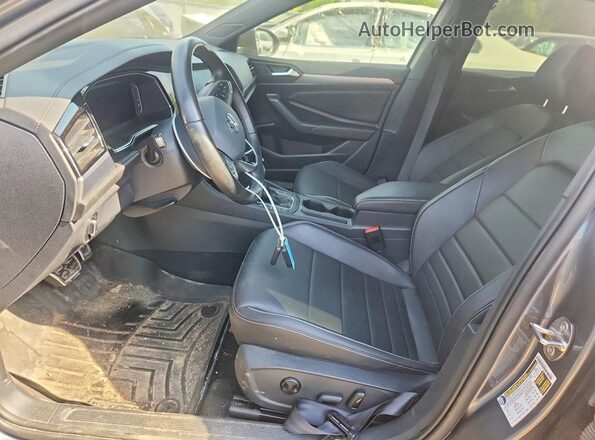 3VWSM7BU6PM019985 2023 VOLKSWAGEN JETTA Gray Widok wnętrza z przodu