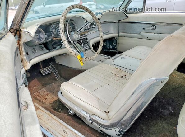 3Y83Z122522 1963 FORD THUNDERBIRD Синий Вид панели приборов