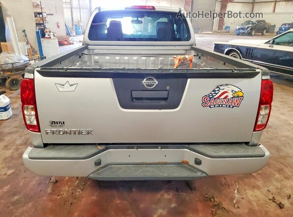 1N6BD0CT8HN700248 2017 NISSAN FRONTIER Silver Widok wnętrza z przodu