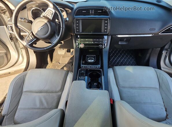 SADCK2FX5JA250387 2018 JAGUAR F-PACE White Widok zestawu wskaźników